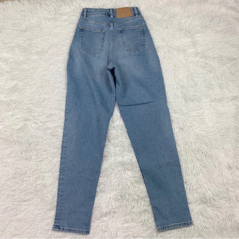 H&M Divided high rise‎ tapered leg blue jeans